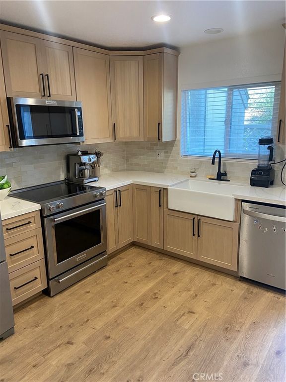 5927 E Creekside 23, Orange, CA 92869