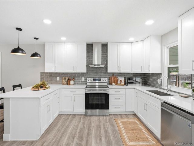 1069 S Lewiston Way, Aurora, CO 80017