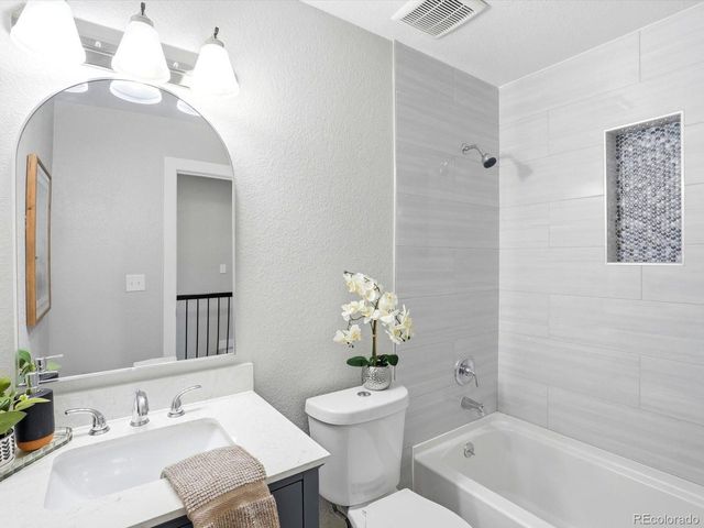 1069 S Lewiston Way, Aurora, CO 80017