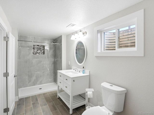 1069 S Lewiston Way, Aurora, CO 80017