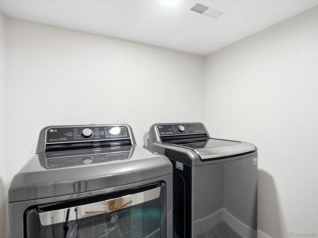 1069 S Lewiston Way, Aurora, CO 80017