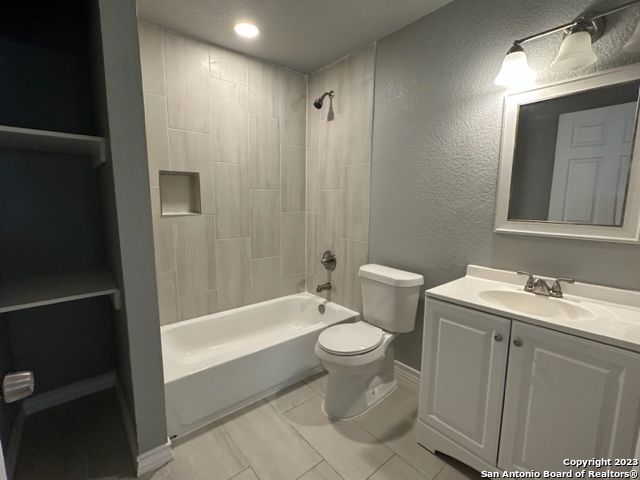 546 W Petaluma Blvd, San Antonio, TX 78221