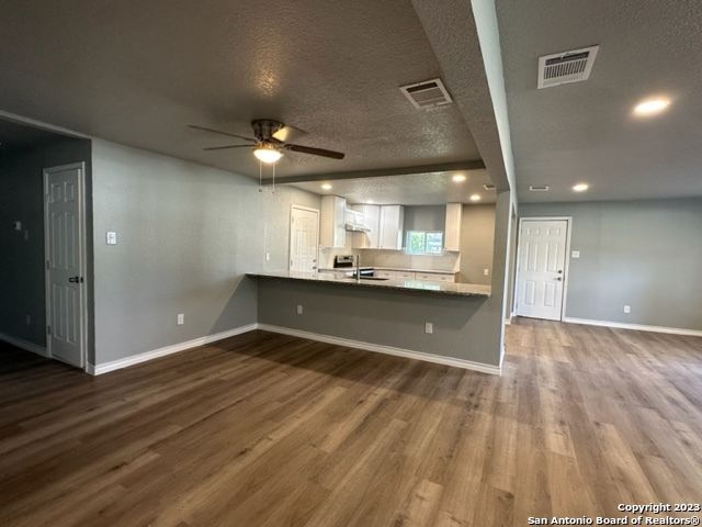 546 W Petaluma Blvd, San Antonio, TX 78221