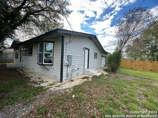 546 W Petaluma Blvd, San Antonio, TX 78221