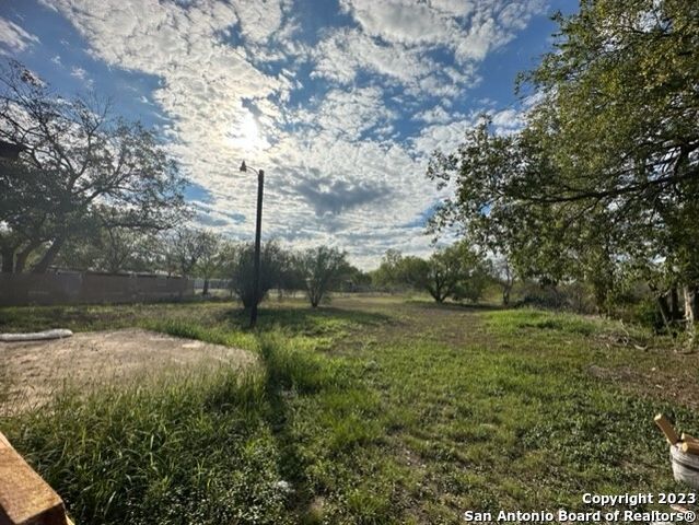 546 W Petaluma Blvd, San Antonio, TX 78221