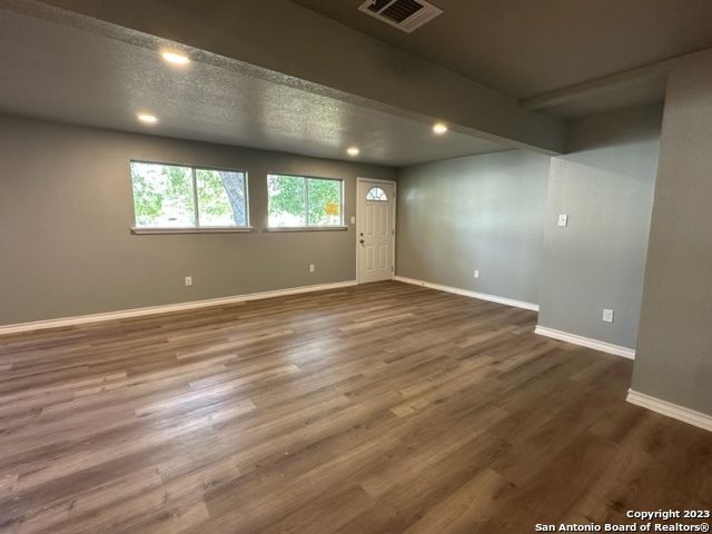 546 W Petaluma Blvd, San Antonio, TX 78221