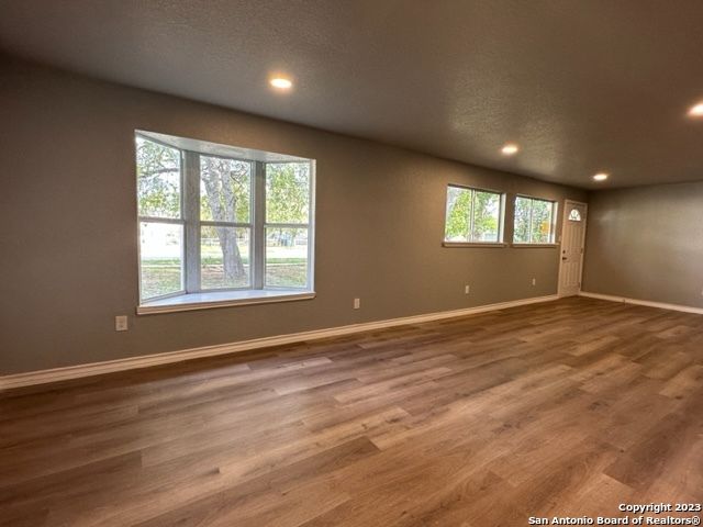 546 W Petaluma Blvd, San Antonio, TX 78221