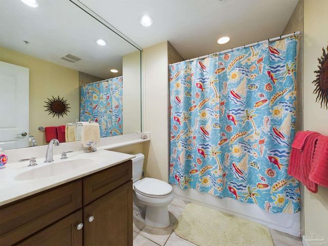 608 Lost Key Dr 401C, Pensacola, FL 32507