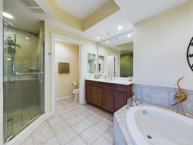 608 Lost Key Dr 401C, Pensacola, FL 32507