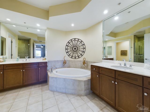 608 Lost Key Dr 401C, Pensacola, FL 32507