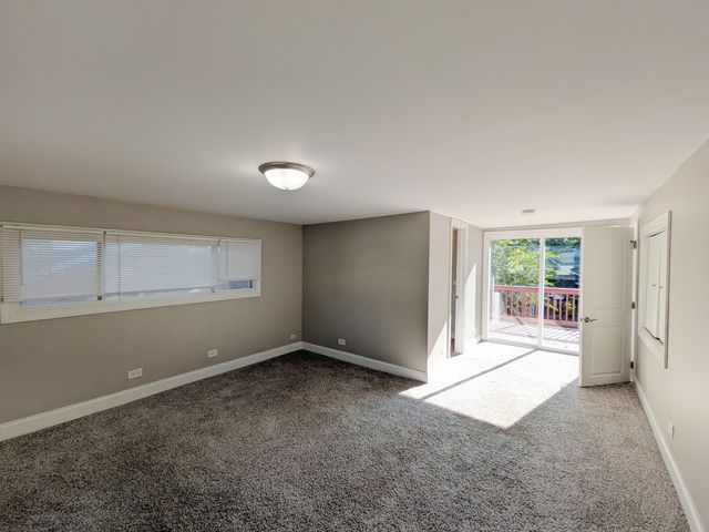 8825 S California Avenue, Evergreen Park, IL 60805
