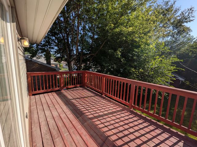 8825 S California Avenue, Evergreen Park, IL 60805