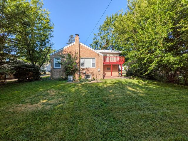 8825 S California Avenue, Evergreen Park, IL 60805