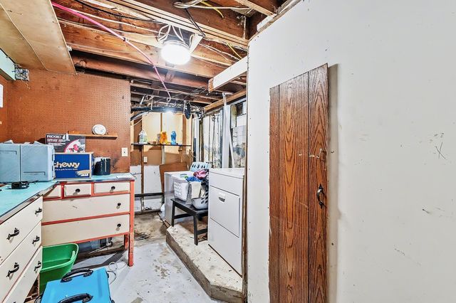 1633 Harding, Wichita, KS 67208