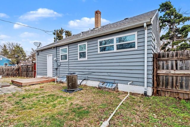 1633 Harding, Wichita, KS 67208