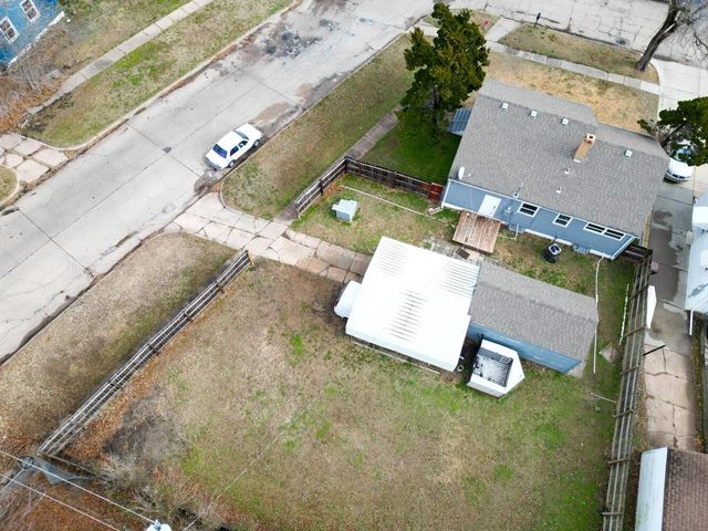 1633 Harding, Wichita, KS 67208