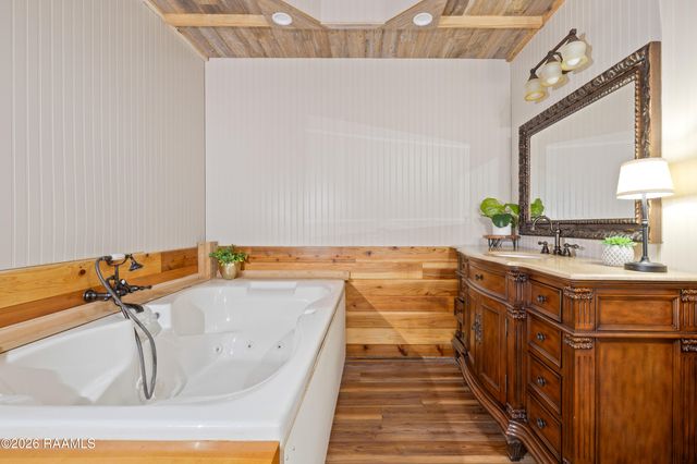 3504 Avery Island Road, New Iberia, LA 70560