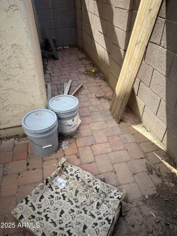 6606 W POLK Street, Phoenix, AZ 85043