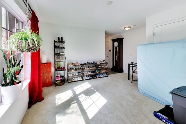 810 Lexington Circle W, Des Plaines, IL 60016