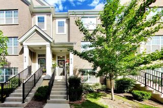 810 Lexington Circle W, Des Plaines, IL 60016