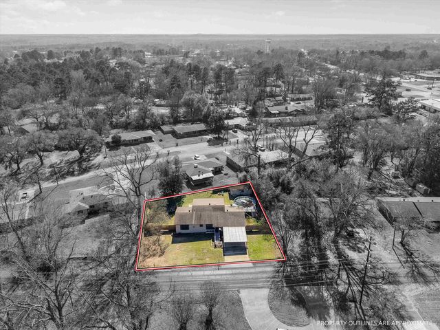 208 E Gay, Gladewater, TX 75647