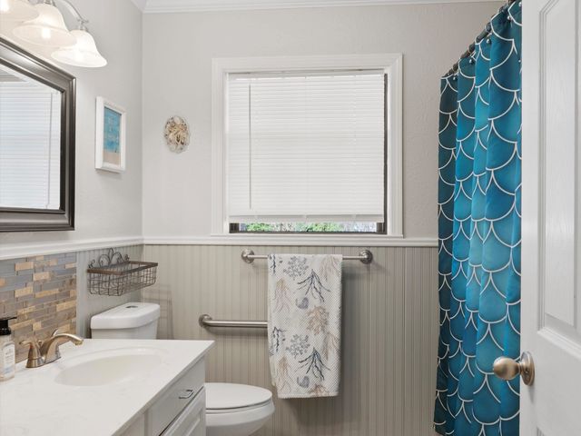 208 E Gay, Gladewater, TX 75647