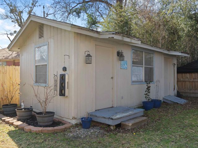 208 E Gay, Gladewater, TX 75647