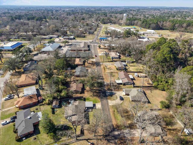 208 E Gay, Gladewater, TX 75647