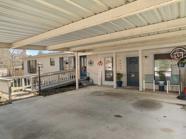 208 E Gay, Gladewater, TX 75647