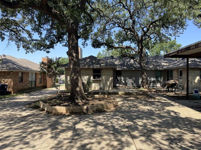 2212 Bolivar Street, Denton, TX 76201