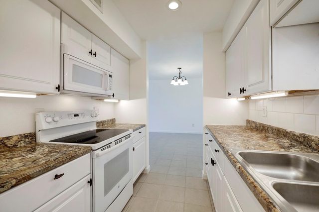 16120 Stuebner Airline Road 611, Spring, TX 77379
