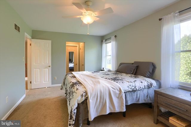 1708 DEER PATH CIR, Quakertown, PA 18951