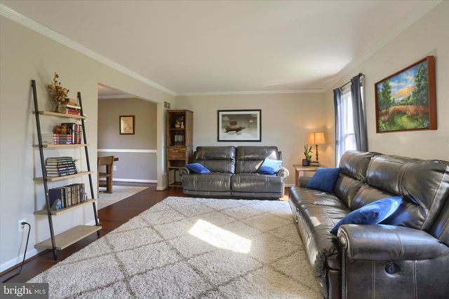 1708 DEER PATH CIR, Quakertown, PA 18951