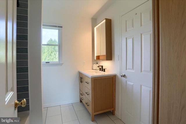 1708 DEER PATH CIR, Quakertown, PA 18951