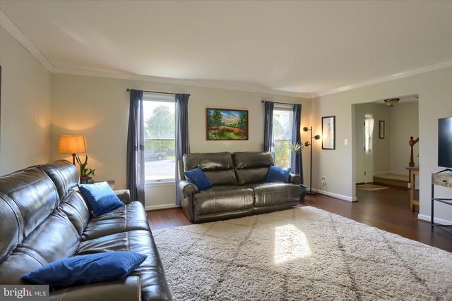 1708 DEER PATH CIR, Quakertown, PA 18951