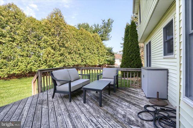1708 DEER PATH CIR, Quakertown, PA 18951