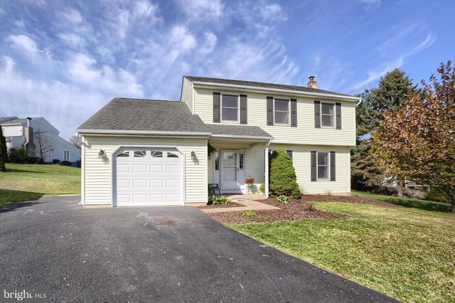 1708 DEER PATH CIR, Quakertown, PA 18951