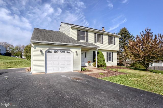 1708 DEER PATH CIR, Quakertown, PA 18951