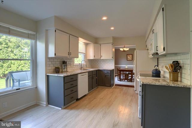 1708 DEER PATH CIR, Quakertown, PA 18951