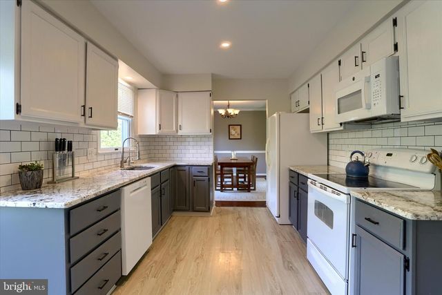 1708 DEER PATH CIR, Quakertown, PA 18951