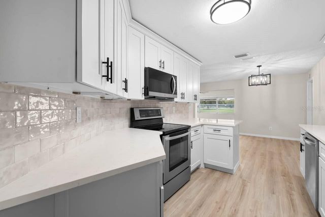 1602 HOVINGTON CIRCLE, Sun City Center, FL 33573