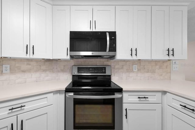 1602 HOVINGTON CIRCLE, Sun City Center, FL 33573