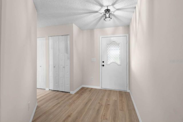 1602 HOVINGTON CIRCLE, Sun City Center, FL 33573