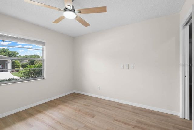 1602 HOVINGTON CIRCLE, Sun City Center, FL 33573