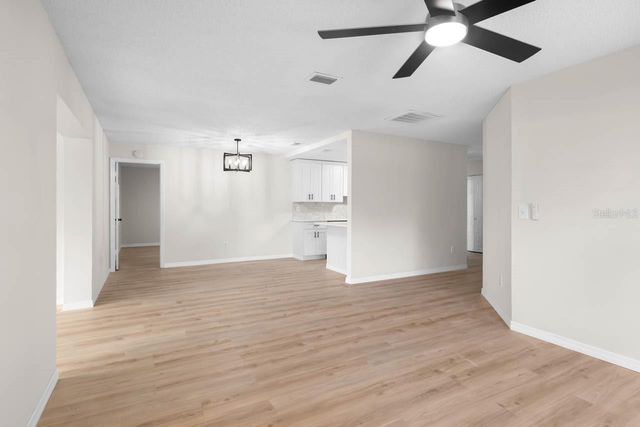 1602 HOVINGTON CIRCLE, Sun City Center, FL 33573
