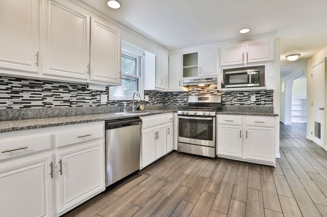 16 Blueberry Lane, Nashua, NH 03062