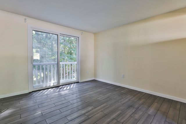 16 Blueberry Lane, Nashua, NH 03062