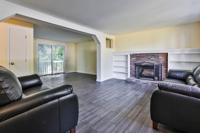 16 Blueberry Lane, Nashua, NH 03062