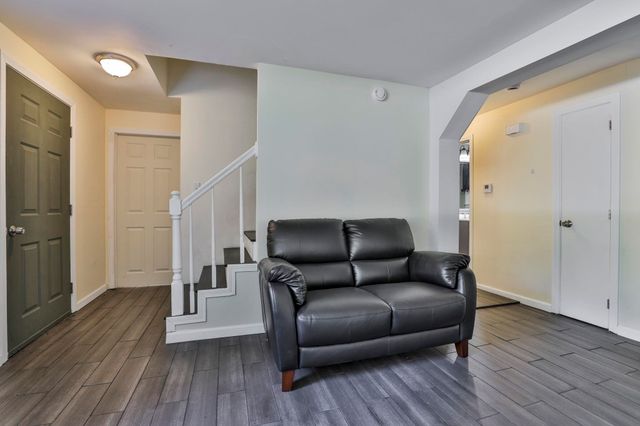 16 Blueberry Lane, Nashua, NH 03062