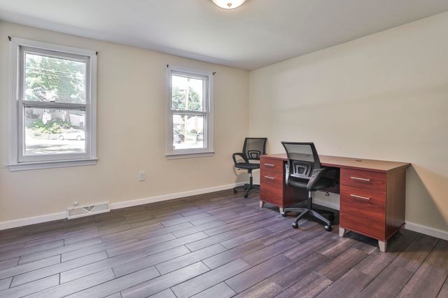 16 Blueberry Lane, Nashua, NH 03062